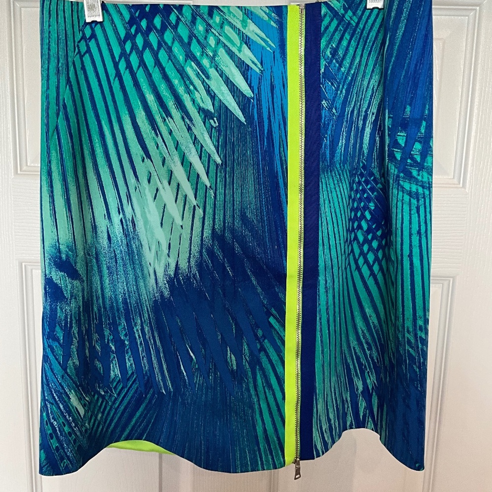 NWT Elie Tahari Vibrant Pickleball Mini Skirt Athletic Golf Travel Blue Green 8